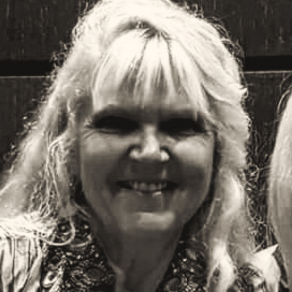 Meet your Posher, Josie - Picture 1 of 1